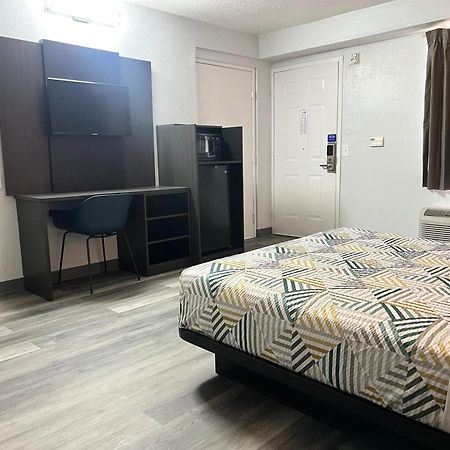 Motel 6-Middleburg Heights, Oh - Cleveland ภายนอก รูปภาพ