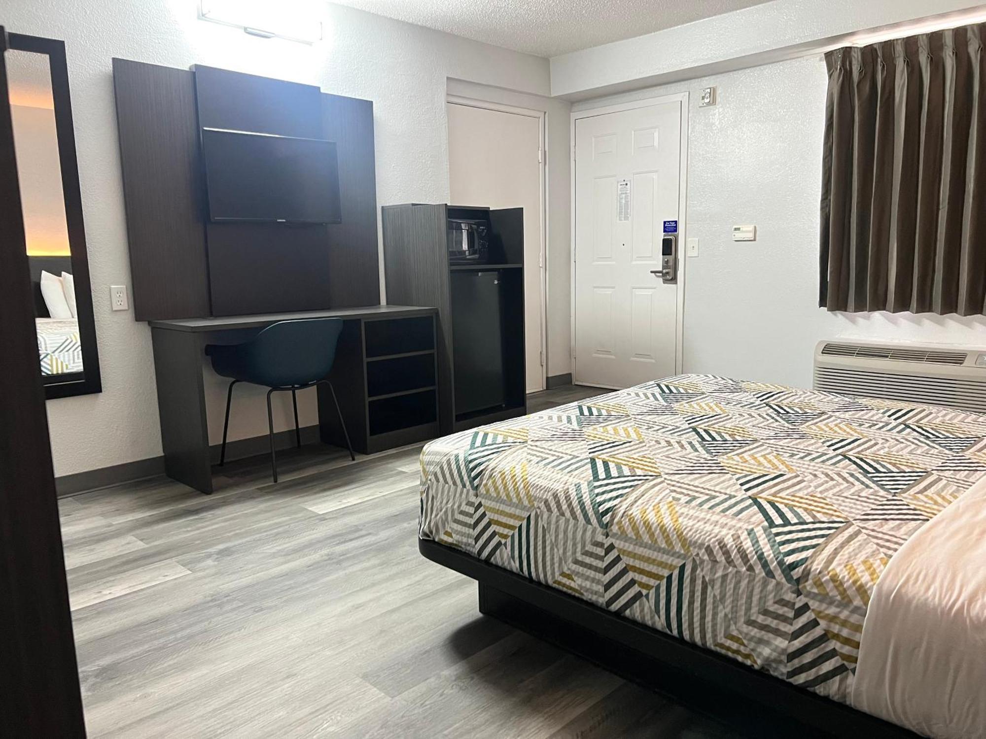 Motel 6-Middleburg Heights, Oh - Cleveland ภายนอก รูปภาพ