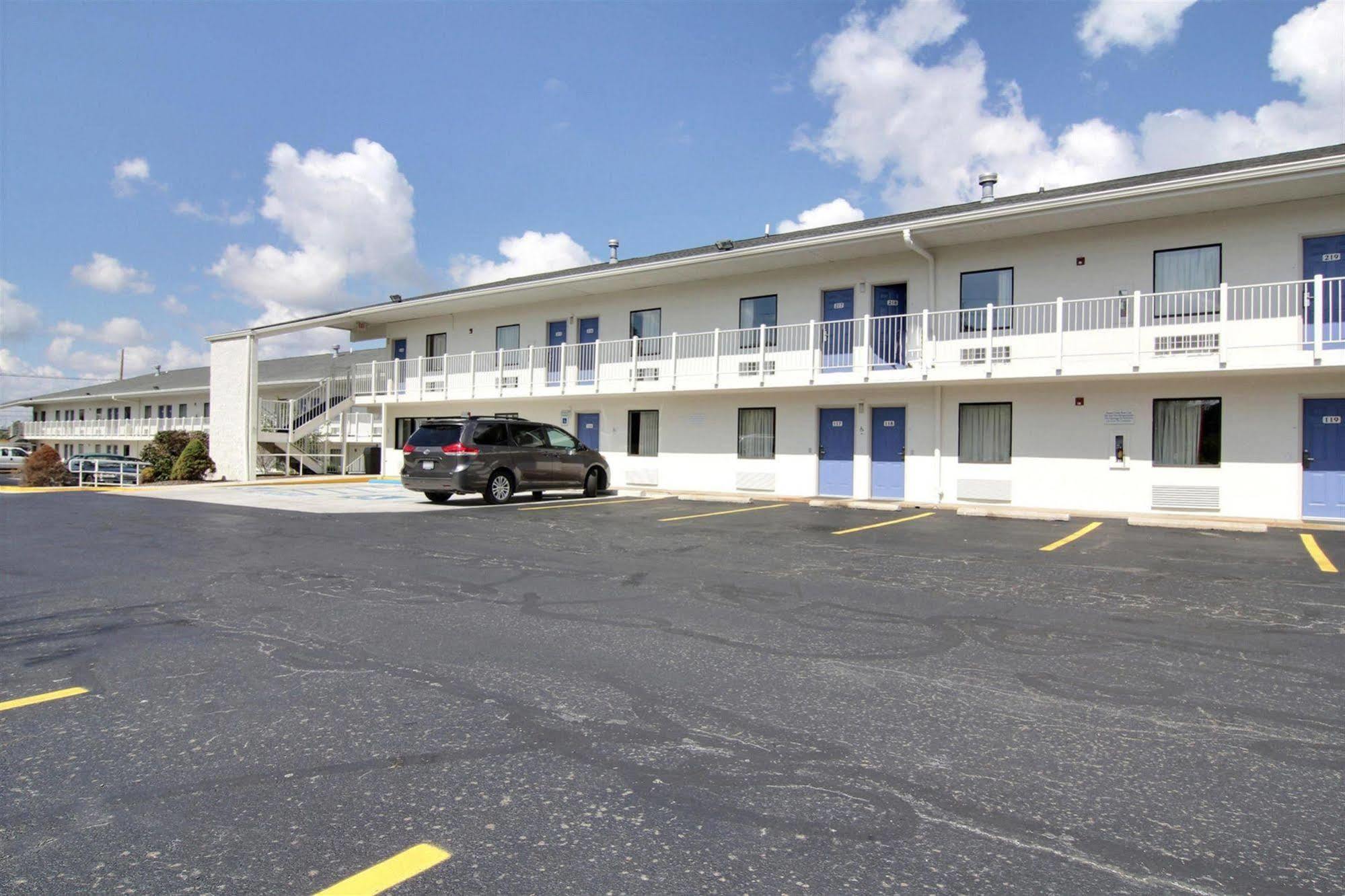 Motel 6-Middleburg Heights, Oh - Cleveland ภายนอก รูปภาพ