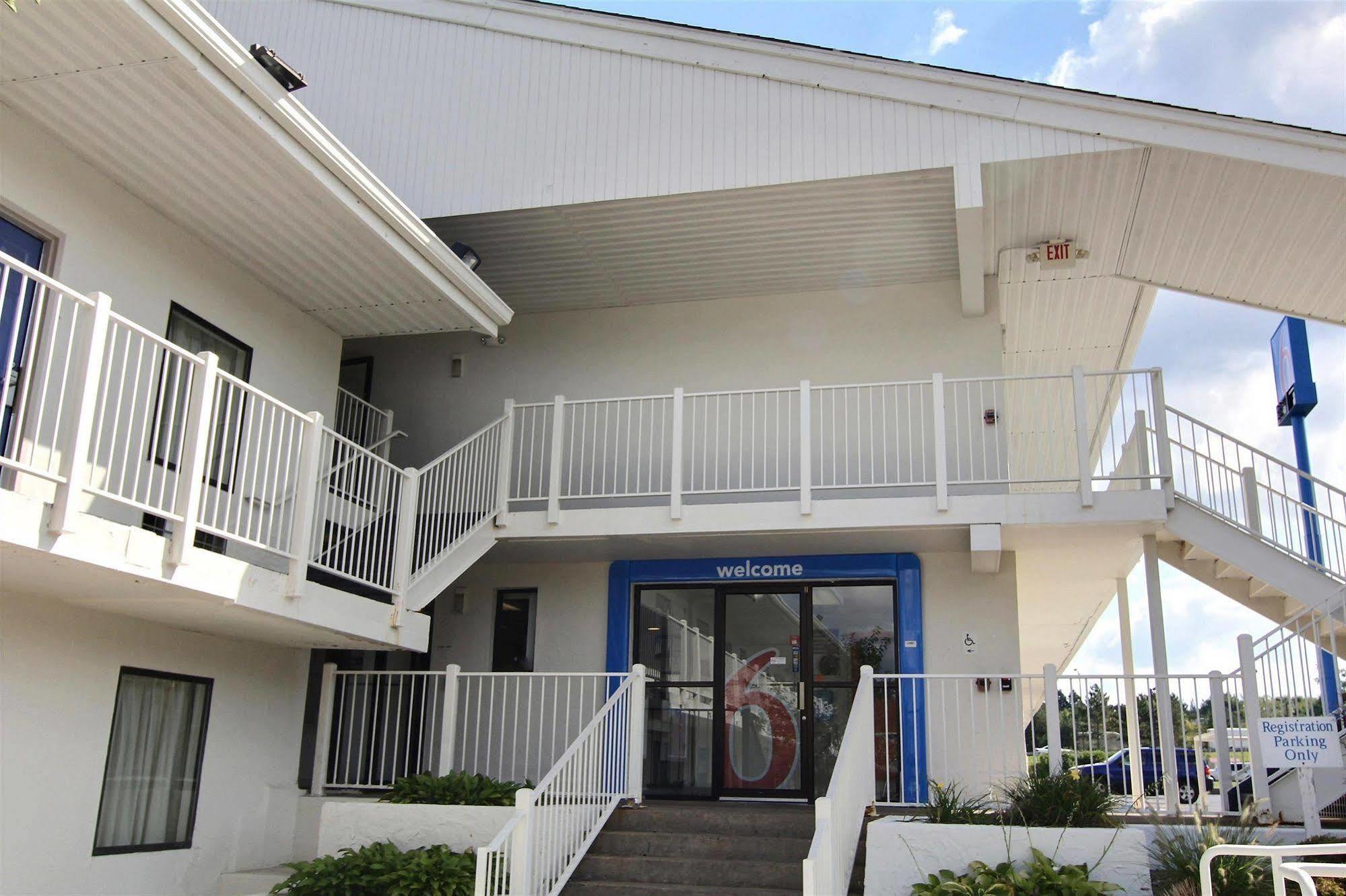 Motel 6-Middleburg Heights, Oh - Cleveland ภายนอก รูปภาพ