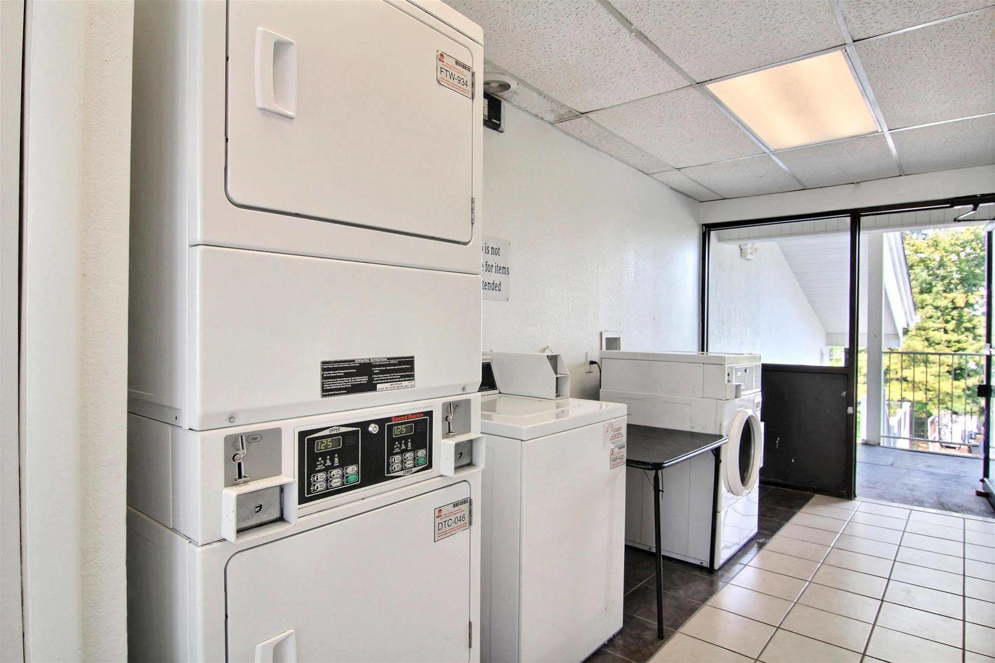 Motel 6-Middleburg Heights, Oh - Cleveland ภายนอก รูปภาพ